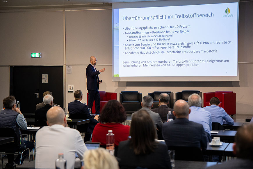 Referate etc 216 Martin Joss